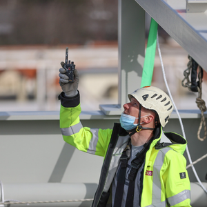Vigie d'opérations de travail en hauteur Professionnel Altius lors d'une vigie d'opération de travail en hauteur