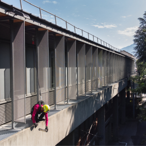 Ligne de vie câble installée pour travaux en hauteur