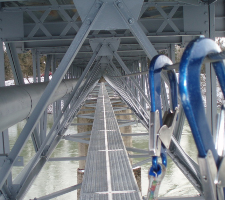 Installation ligne de vie câble sur passerelle Ligne de vie câble sur passerelle